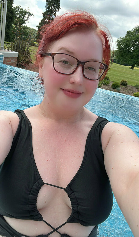 sweetlucysfreepage 裸のスター 画像