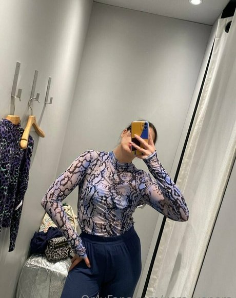 アジアの女性支配OnlyFans 無料 写真