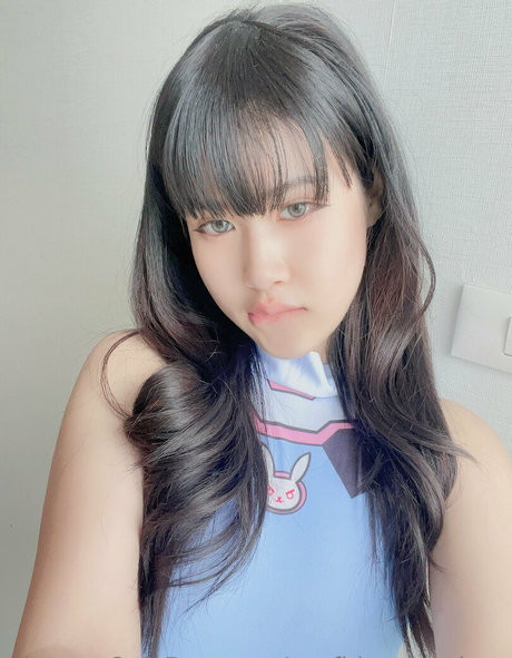 confidentemploye ポルノモデル 写真