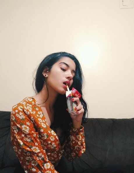 スリムな熟女OnlyFans 無料セックス 写真