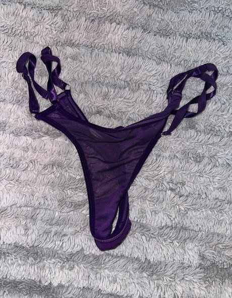 フィンドムオンリーファンズ ホットヌード 写真