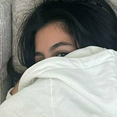 queenneedyy ポルノスター 素敵 写真