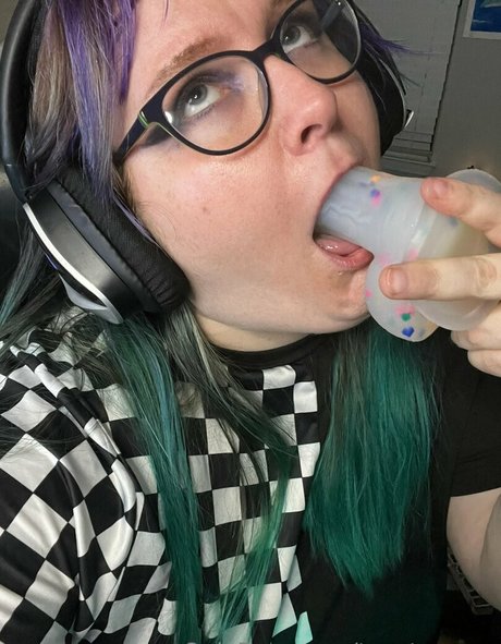 母乳オンリーファン セクシー 写真