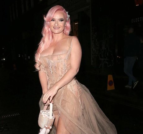 Grace Chatto ポルノ女優 写真