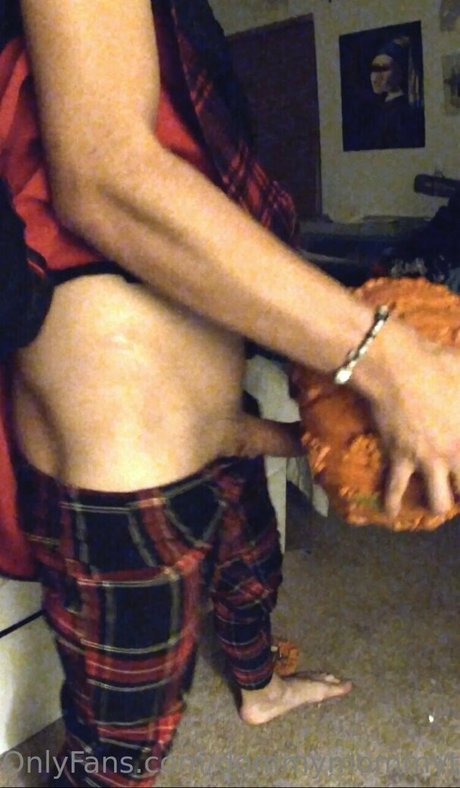 裸のトゥインクOnlyFans ホットセックス 画像