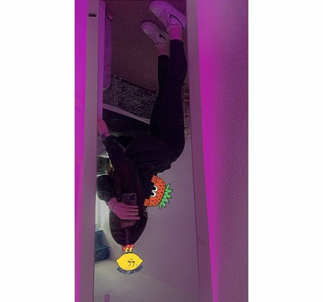 ニューハーフ POV OnlyFans ヌード 画像