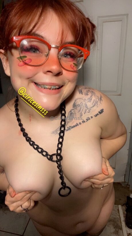 女装オンリーファン セクシー裸 ギャラリー