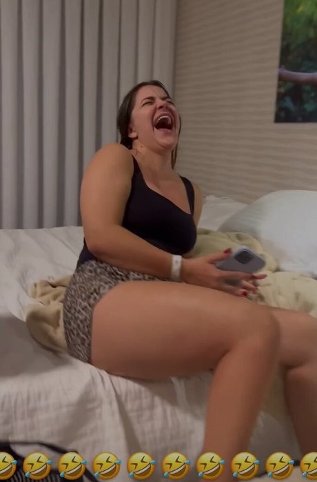 アジアンシャワー OnlyFans 無料ヌード 写真