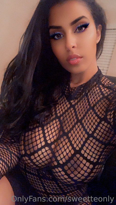 アジアンDP OnlyFans セクシー裸 写真