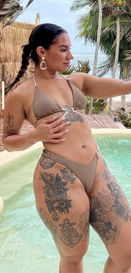 客室乗務員 OnlyFans ポルノ 画像