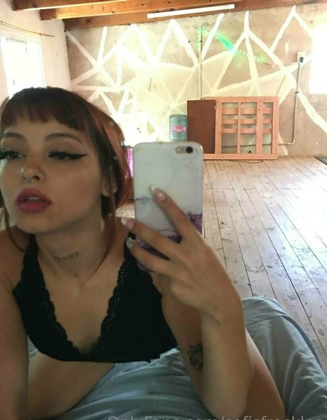 アジアンベイビーOnlyFans セクシー裸 画像