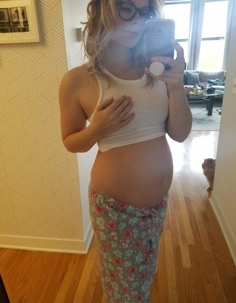 膨らみ OnlyFans セクシーヌード 写真