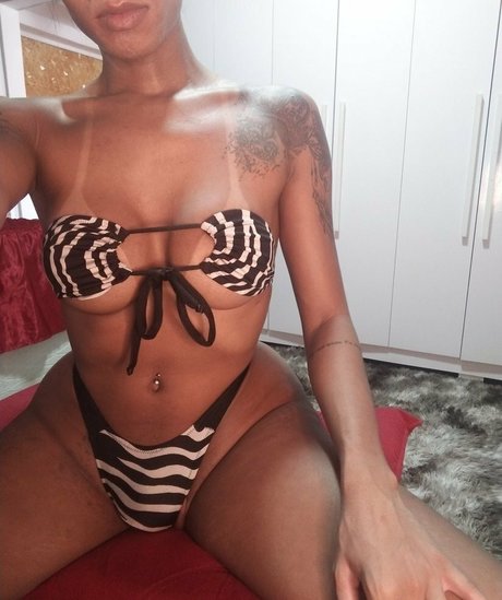 Carine Kishi かわいいスター 写真