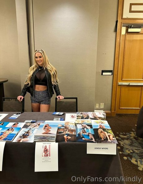 kindly エロティックなスター ギャラリー