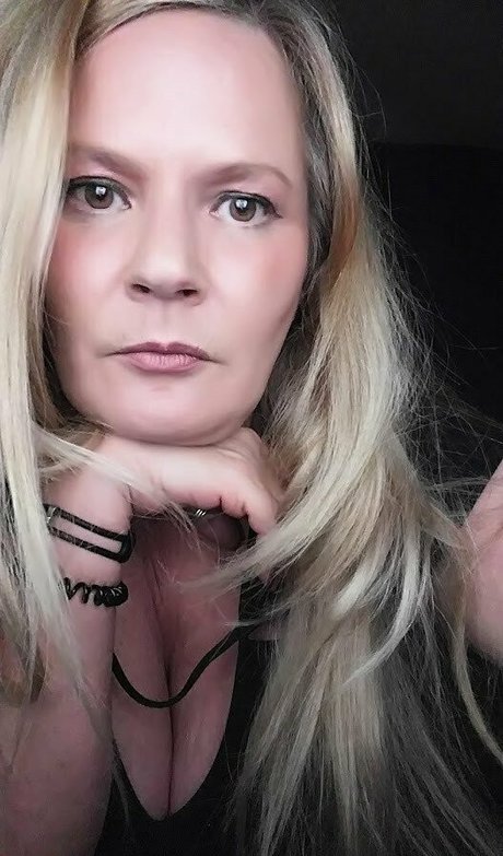 uniquilyyours エロティックなモデル ギャラリー