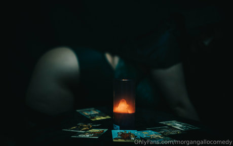 ぽっちゃりブロンドOnlyFans アート裸 写真