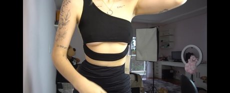 ティーンソロOnlyFans セクシーヌード ギャラリー