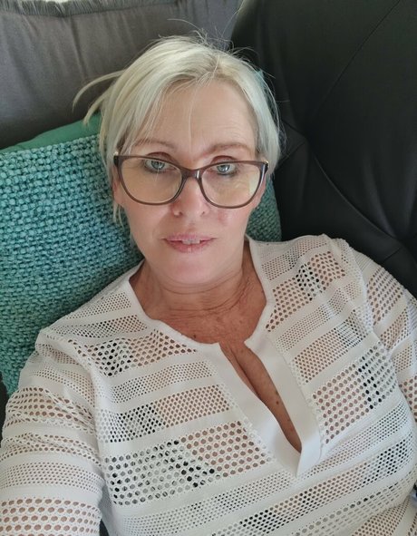 アジア人寝取られOnlyFans セクシーヌード 写真