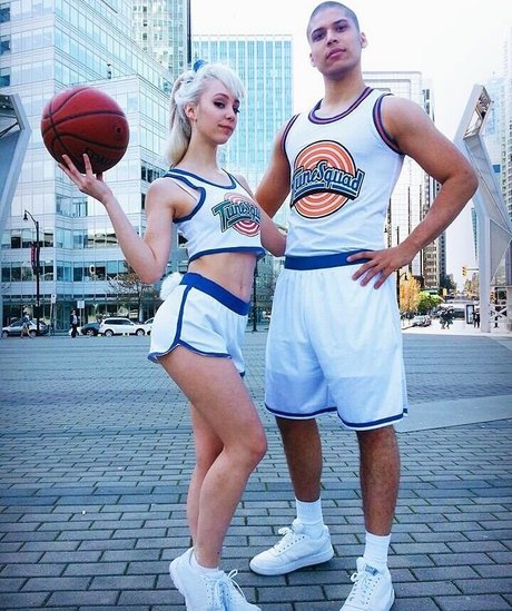 黒人レズビアンOnlyFans ポルノグラフィック 画像