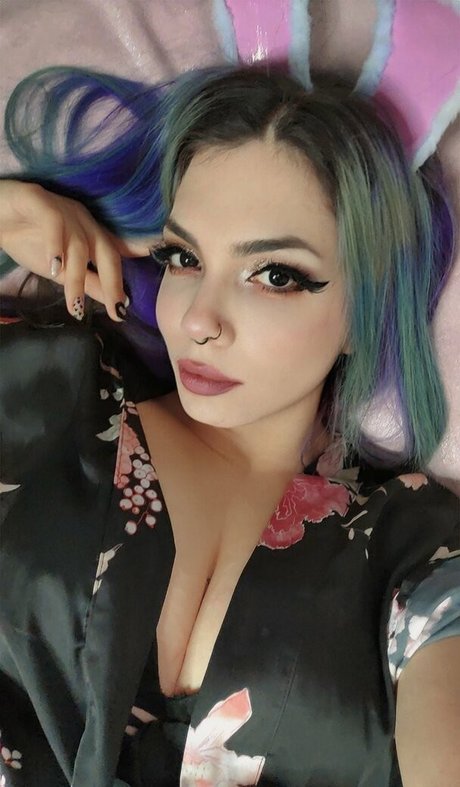 Megaptera ポルノスター 写真