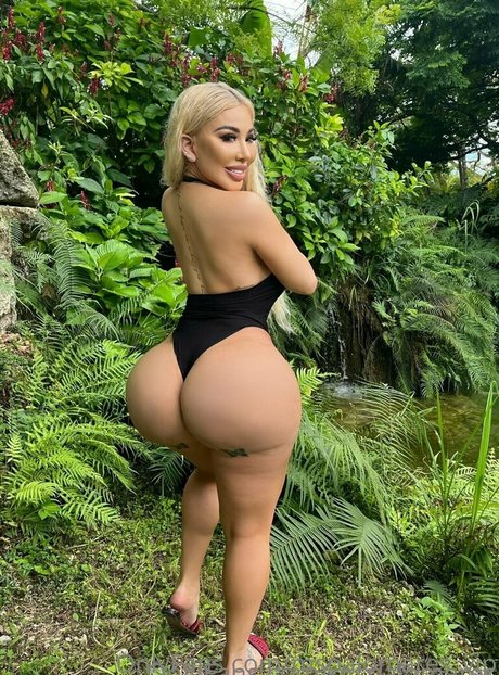 ニューハーフ 熟女 OnlyFans xxx 画像