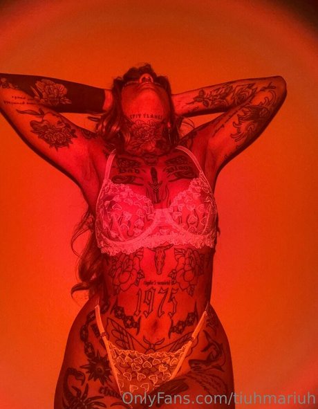 tiuhmariuh トップ女優 ギャラリー