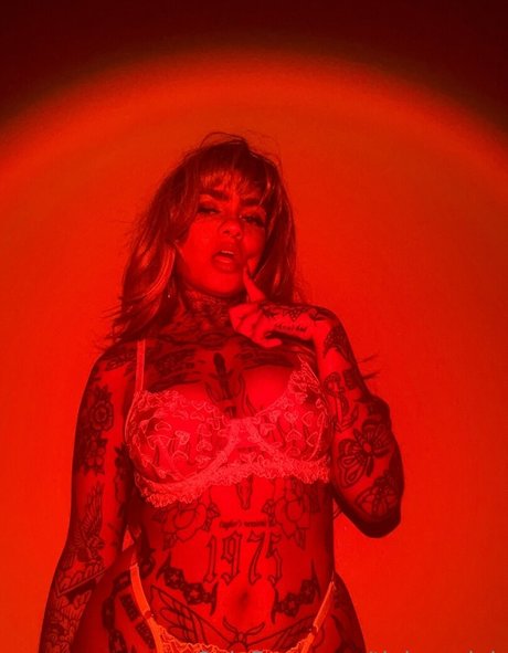 ブラックダディオンリーファンズ セクシーヌード 画像