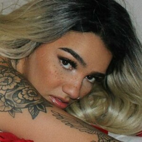 tiuhmariuh スター 裸 画像