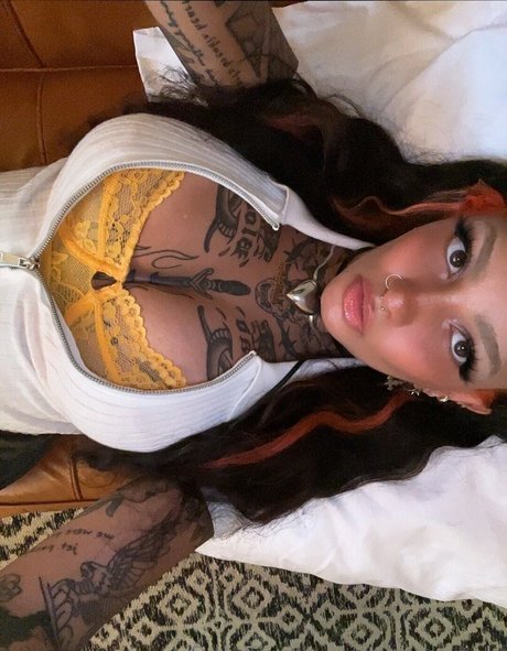 tiuhmariuh ポルノスター エロティック アーカイブ