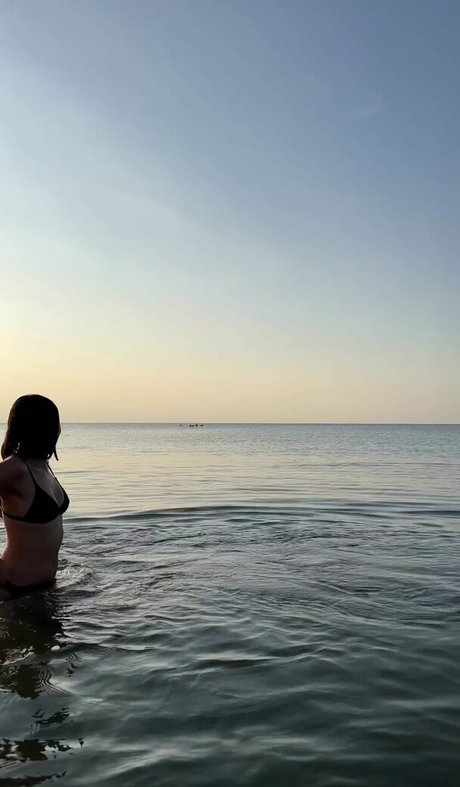 Shanti Tan エロティック女優 写真