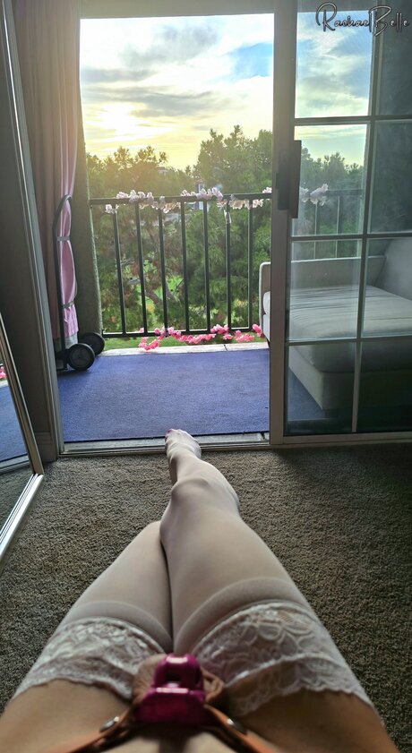 黒髪の熟女OnlyFans アートポルノ 画像