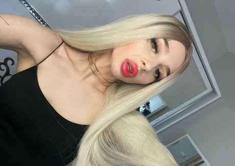 maleficenta69 スターセックス 写真