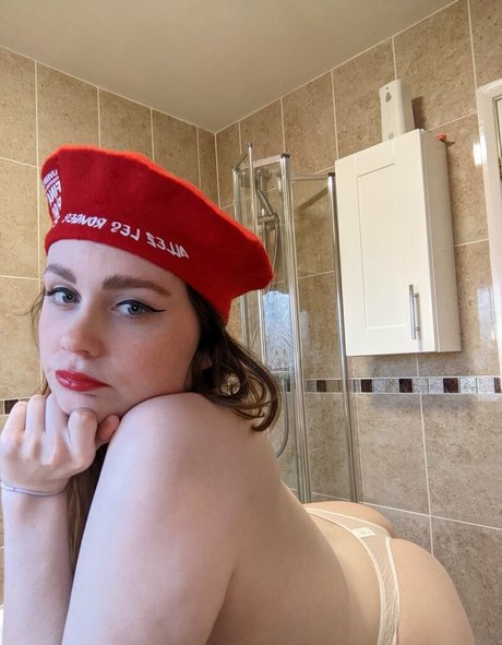 Reach For The Peach 裸モデル 写真