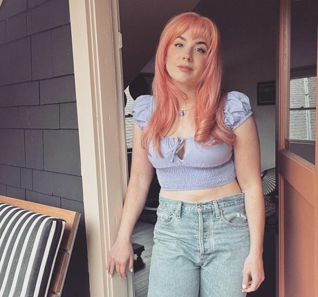 ティーンフィンガリングOnlyFans 無料 画像