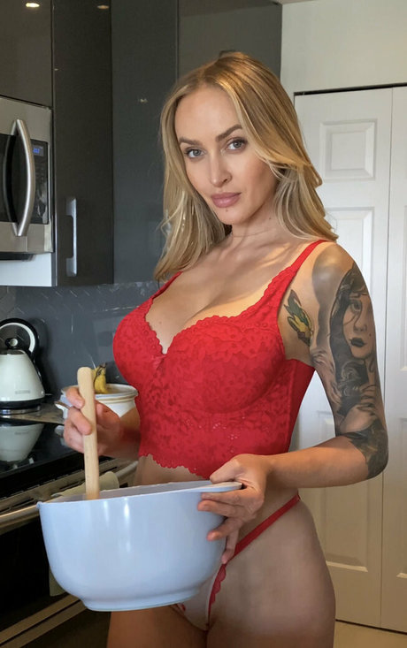 Alyssa Barbara モデル 写真