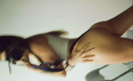 sunny anny セクシーなポルノスター 写真