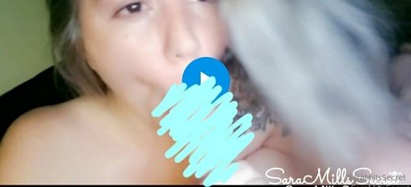 saramills631 スター ヌード 写真