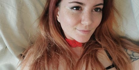 フィンドムオンリーファンズ ホットヌード 写真