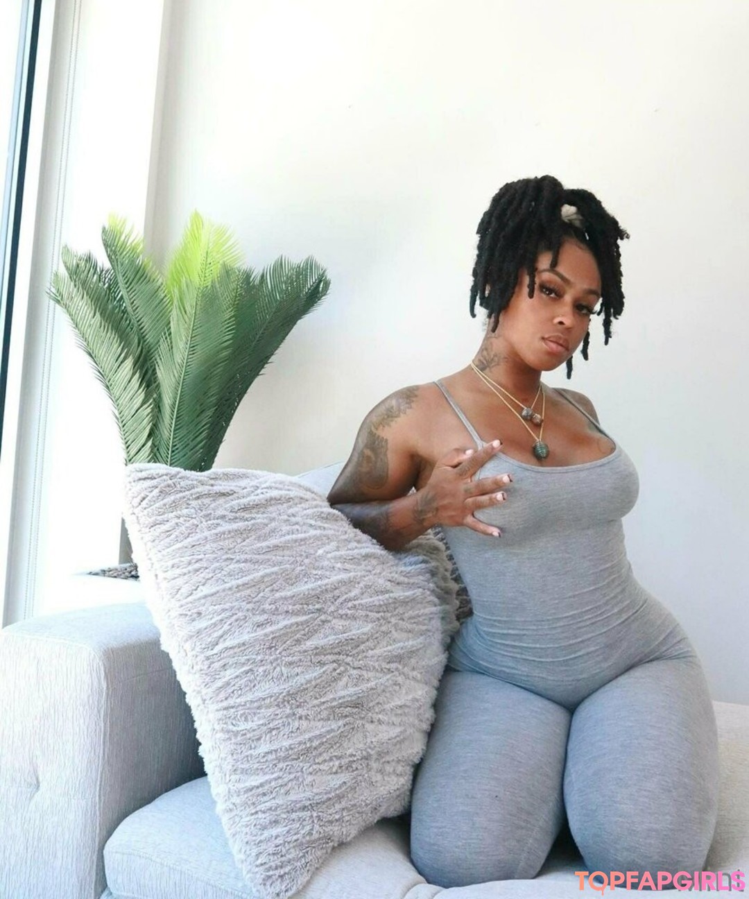 therealbombshell mint トップポルノスター 写真