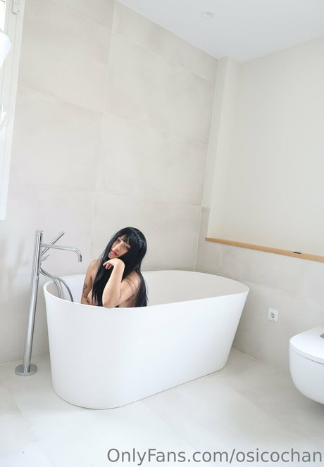 曲線美の赤毛OnlyFans アダルト 画像