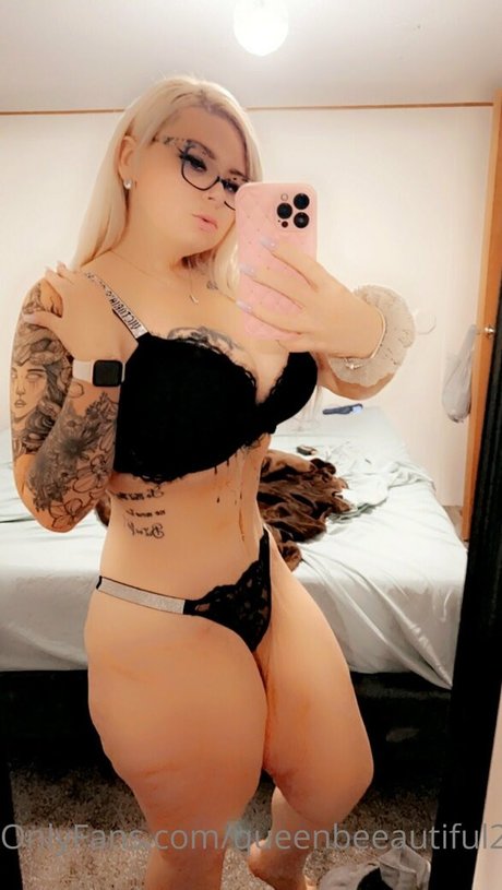 queenbeeautiful2021 かわいいスター 写真