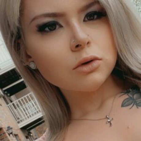 queenbeeautiful2021 ヌードスター 写真