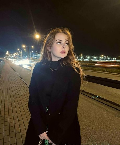 skyli kerr ホット女優 ギャラリー