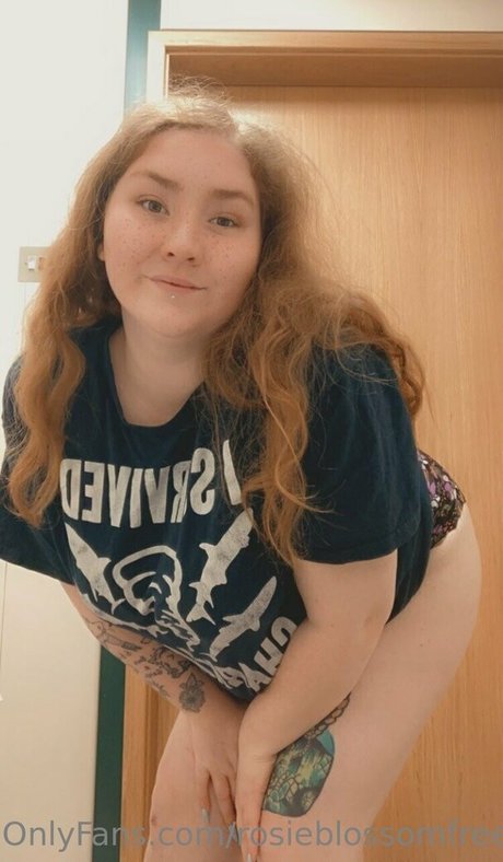 rosieblossomfree ポルノスター ヌード 写真