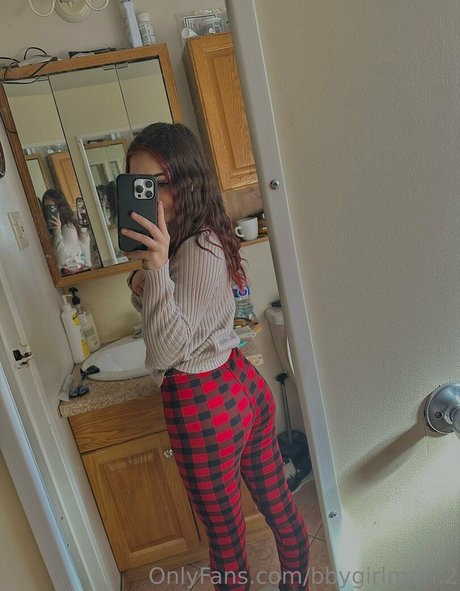 bbygirlmari 2 かわいいポルノスター 画像