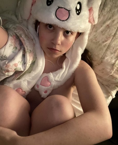 小柄で痩せたOnlyFans 美しい裸 画像