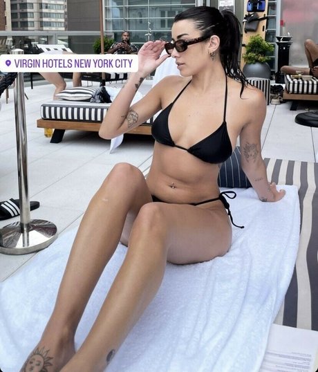 dela roo トップモデル ギャラリー