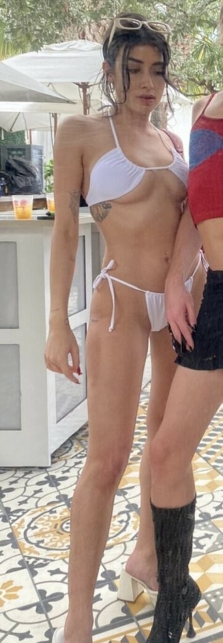 dela roo ポルノスター xxx 写真