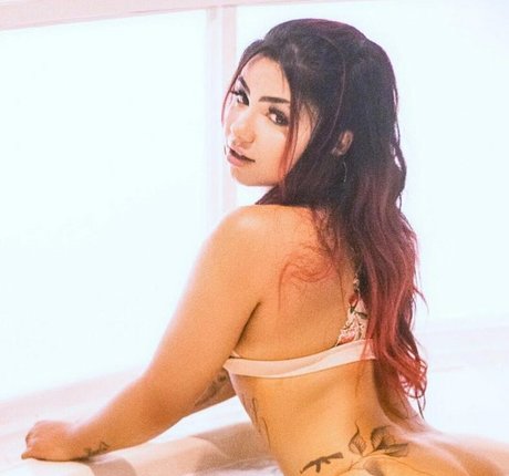 Karen Megan ヌードモデル 写真