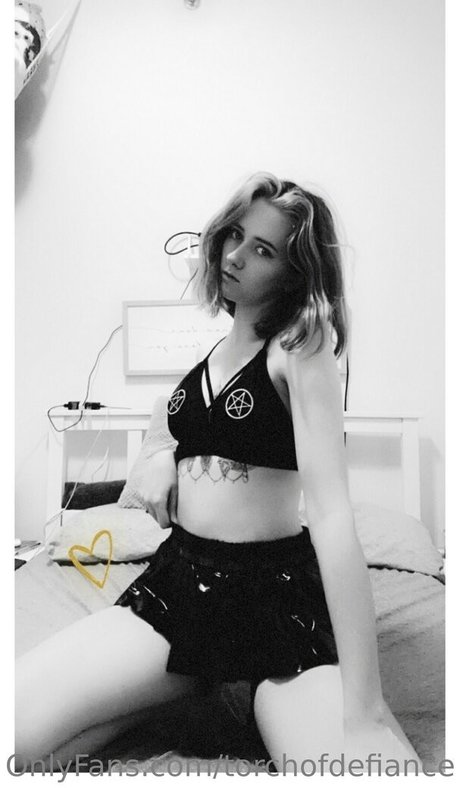 torchofdefiance ポルノモデル 画像